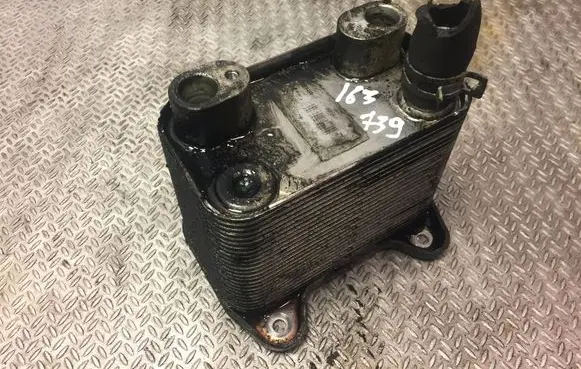 Engine oil radiator