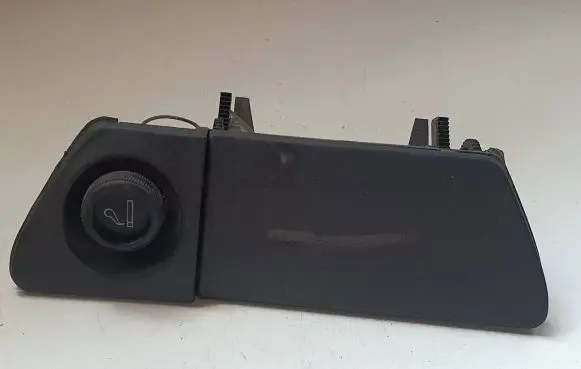 Audi A4 S4 B5 8D Car ashtray 8D0857951B 8219