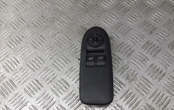Ford Focus Front door window switch trim 7M5T-14529-BA