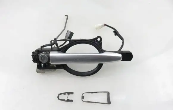 Mitsubishi Outlander Front door exterior handle 