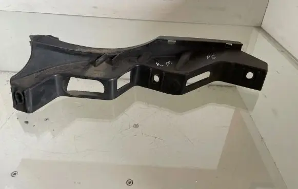 Volkswagen PASSAT B6 Front bumper mounting bracket 3C0807889
