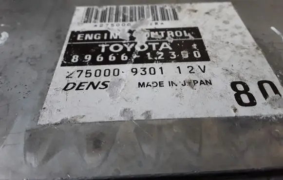 Toyota Corolla E120 E130 Engine control unit/module 2750009301 8966612350