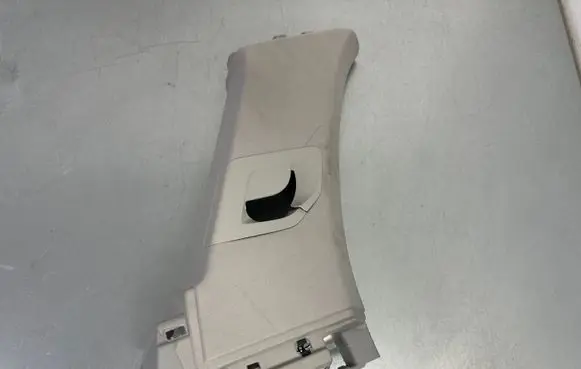 Volkswagen Touareg III (C) pillar trim 760867287A