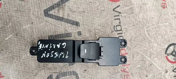 Hyundai Tucson TL Electric window control switch 93575D3121 Q1K0039