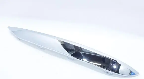 Rear bumper trim bar molding