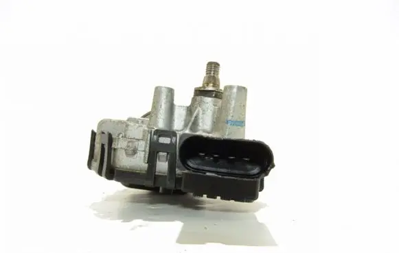 Volkswagen PASSAT B5.5 Wiper motor 0390241528