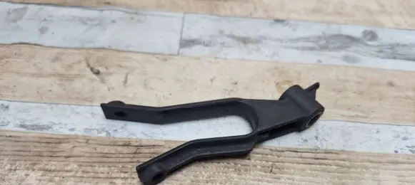 Opel Astra H Radiator mount bracket 13162131