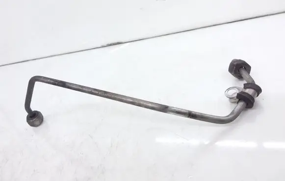 Volvo V70 Fuel line pipe
