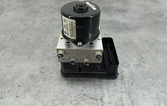 BMW 1 E81 E87 ABS Pump 67771586777159