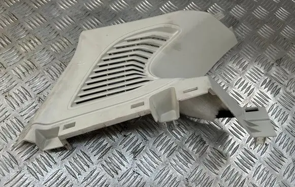 (D)pillar trim (top)