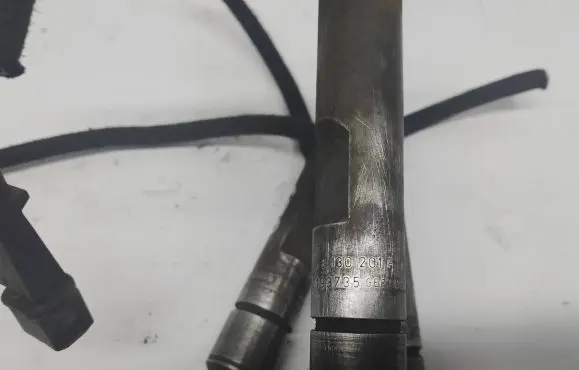 Audi A3 S3 8L Fuel injector 038130201G