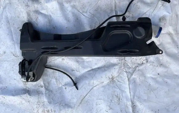 Citroen C4 II Picasso Windshield washer fluid reservoir/tank 9676088180