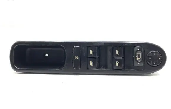 Peugeot 207 Electric window control switch 