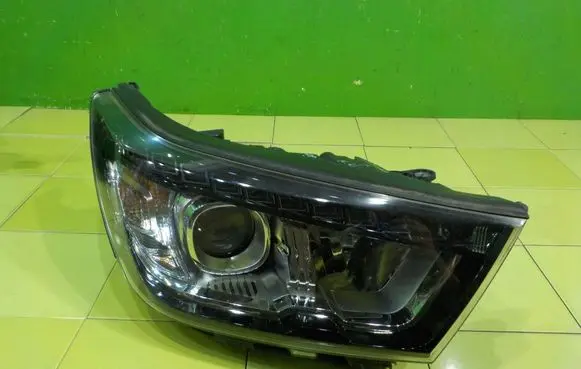 SsangYong Tivoli Headlight/headlamp PRZOD ZP34