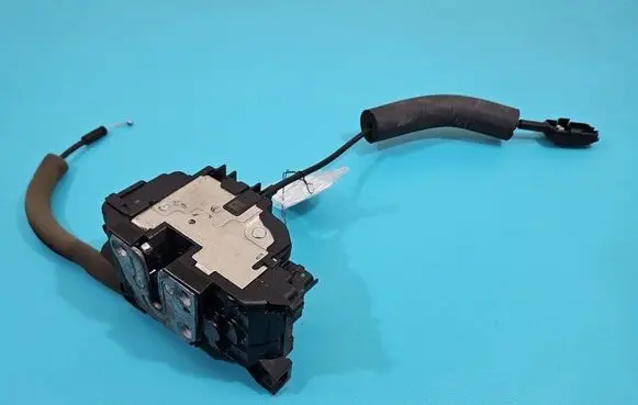 Renault Megane III Front door lock 805030001R-A IMPRK1508279