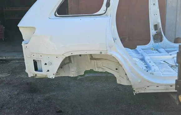 Jeep Grand Cherokee Rear quarter panel 