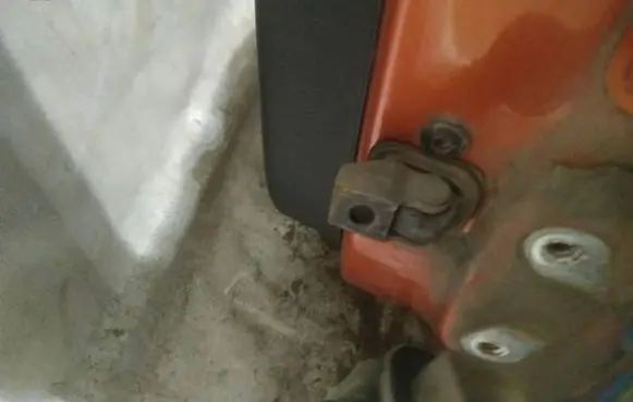 Skoda Fabia Mk2 (5J) Rear door check strap stopper