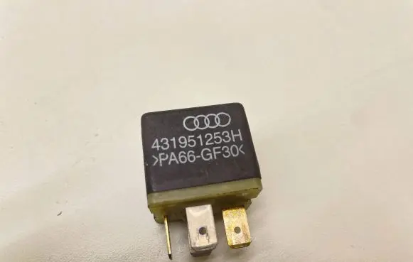 Audi A6 S6 C5 4B Other relay 431951253H