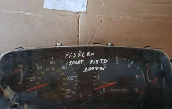 Mitsubishi Pajero Sport I Speedometer (instrument cluster)