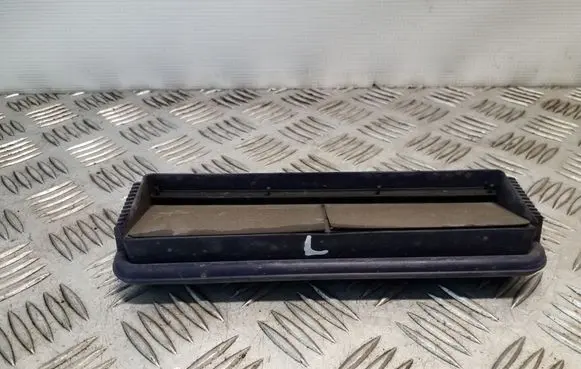 Audi A1 Quarter panel pressure vent 6X0819465D