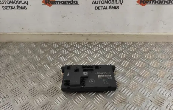 Mercedes-Benz E W211 Door control unit/module 2118701026