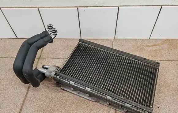 Air conditioning (A/C) radiator (interior)