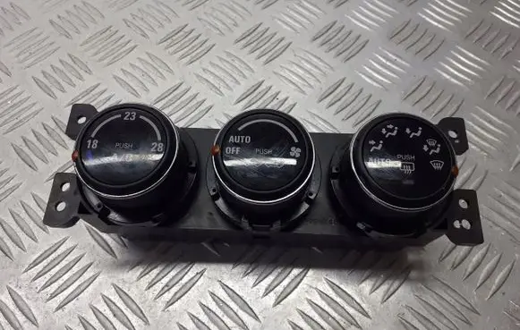 Suzuki Liana Central console control unit 39510-59J70