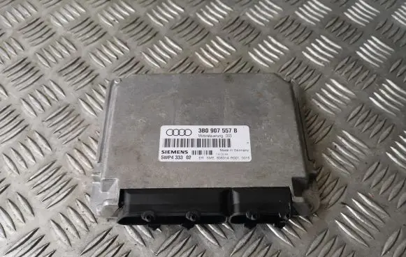 Audi A4 S4 B5 8D Engine control unit/module 3B0907557B 5WP433302