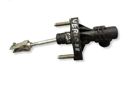 Toyota Corolla Verso AR10 Clutch master cylinder 