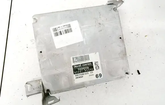 Toyota Avensis T250 Engine control unit/module 8966105690 89661-05690