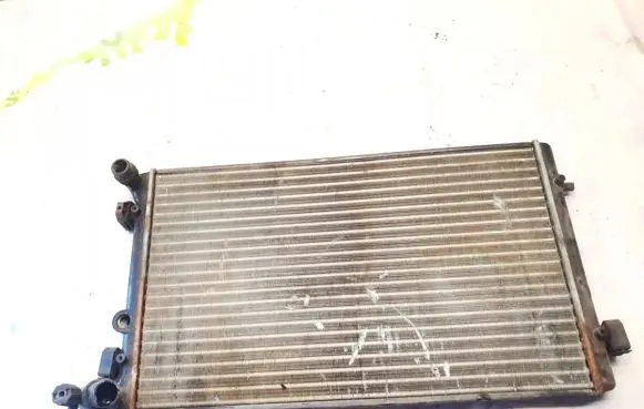 Volkswagen Golf IV Coolant radiator