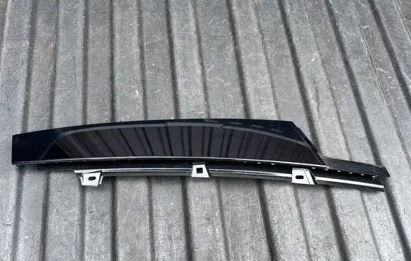Volvo V60 Front door glass trim molding 32257389