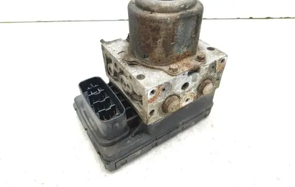 Toyota Corolla Verso E121 ABS Pump 4451013070 8954113040