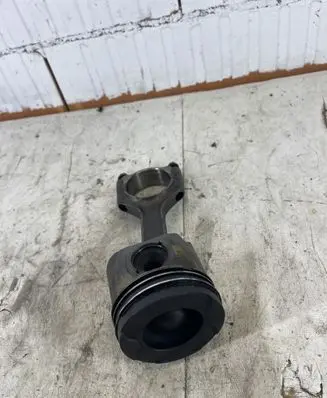 Opel Insignia B Piston with connecting rod