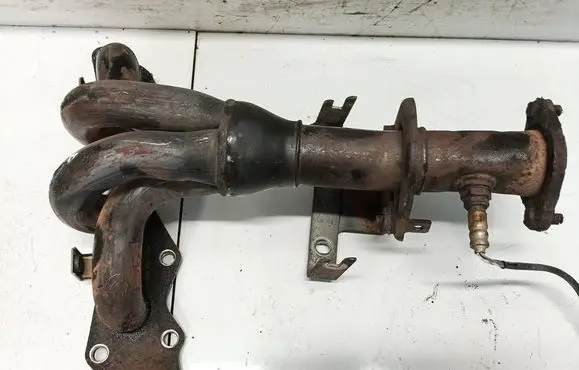 Ford Mondeo Mk III Exhaust manifold 