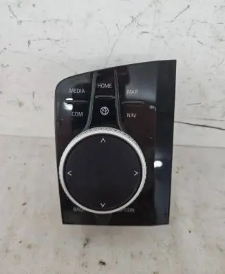 Head unit multimedia control