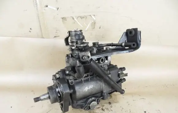 Volkswagen Golf III Fuel injection high pressure pump 0460484046 028130107Q RS4021