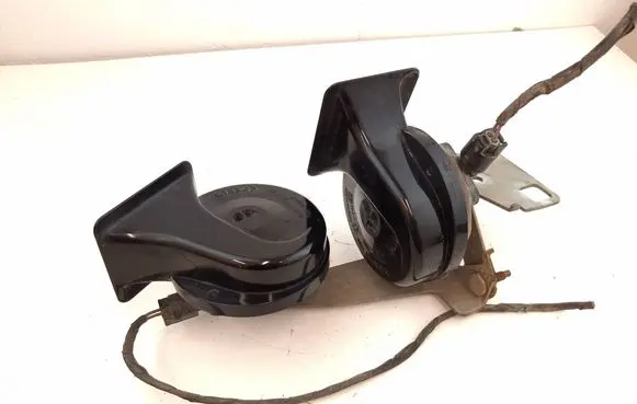 BMW 5 E60 E61 Horn signal 0092018