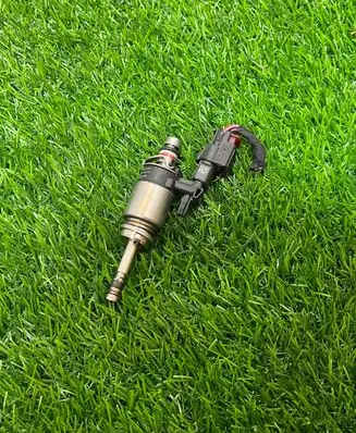 Skoda Karoq Fuel injector 04e906036ad