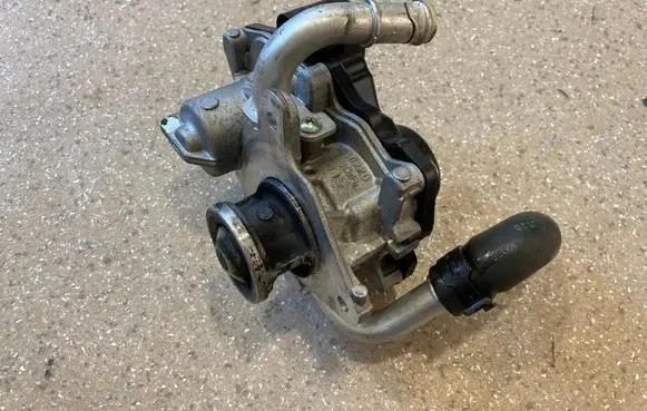 Audi Q5 SQ5 EGR valve 04L131501E