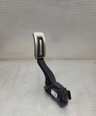 Volkswagen Tiguan Accelerator throttle pedal 5Q1723503J