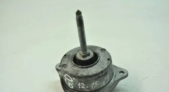 Engine mount bracket