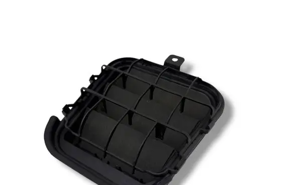 Quarter panel pressure vent