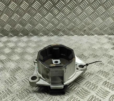 Volvo XC40 Engine mount bracket 31686296