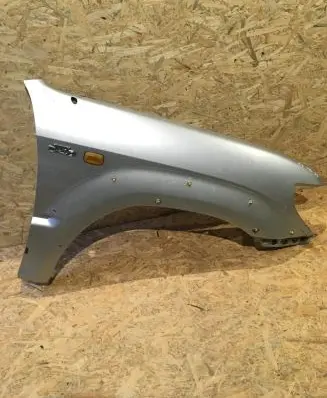 Toyota Land Cruiser (HDJ90) Fender