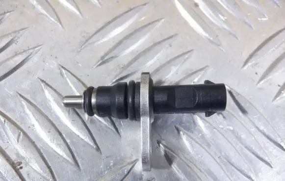 Coolant temperature sensor
