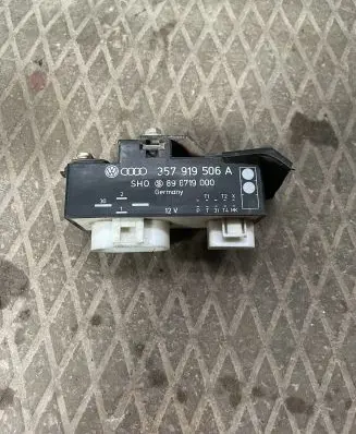 Audi A6 S6 C5 4B Coolant fan relay 357919506A 898719000