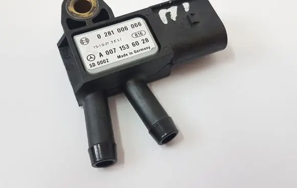Mercedes-Benz GLA W156 X156 Exhaust gas pressure sensor A0071536028 0281006066