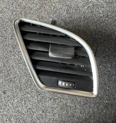 Audi A5 Sportback 8TA Dashboard side air vent grill/cover trim 8T1820902C 0605092047