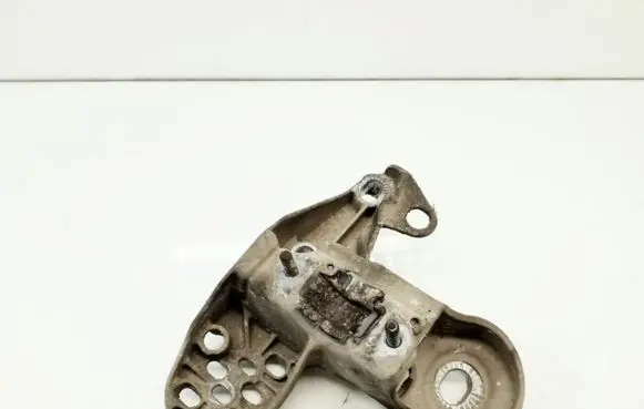 Volkswagen PASSAT B5 Engine mounting bracket 4B0199351